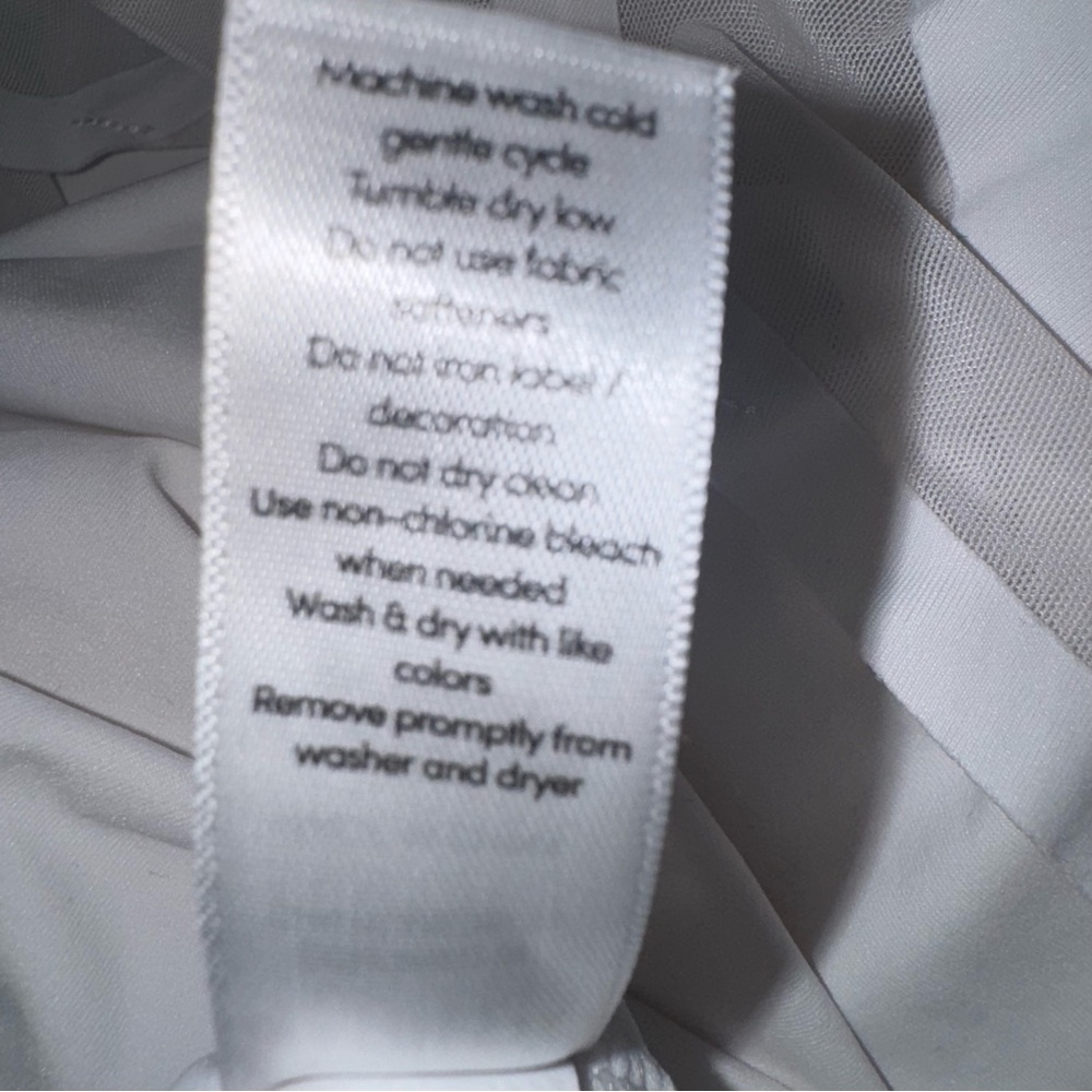 Athleta Medium White Cadence Tank Top Sheer Mesh Details‎ Activewear Athleisure - Picture 6 of 10